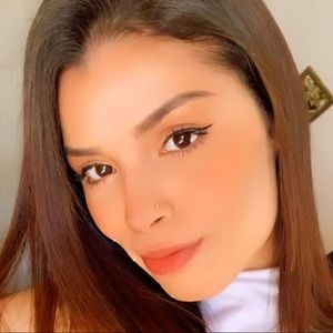 Meet your Posher, Daniela